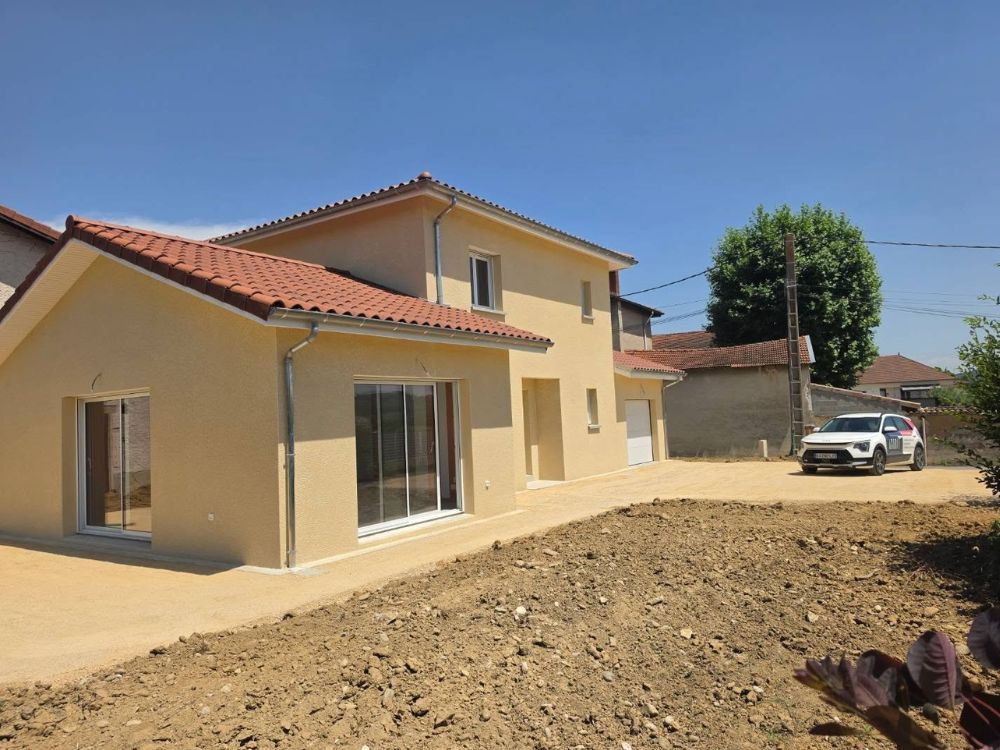 nouvelle réalisation ACADIE à Luzinay Isère de maison individuelle